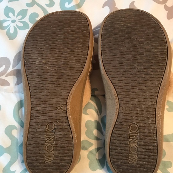 Vionic Shoes | Vionic Slippers | Poshmark